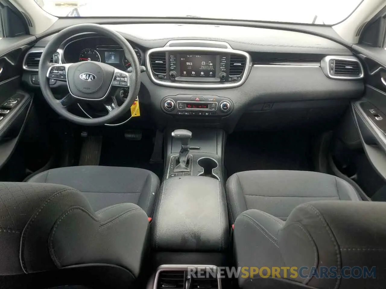 8 Photograph of a damaged car 5XYPG4A59KG576937 KIA SORENTO 2019