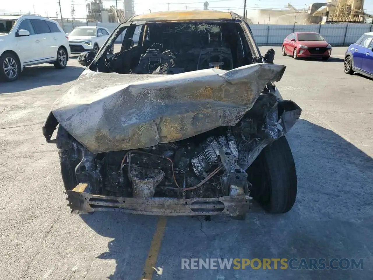 5 Photograph of a damaged car 5XYPG4A5XKG490455 KIA SORENTO 2019