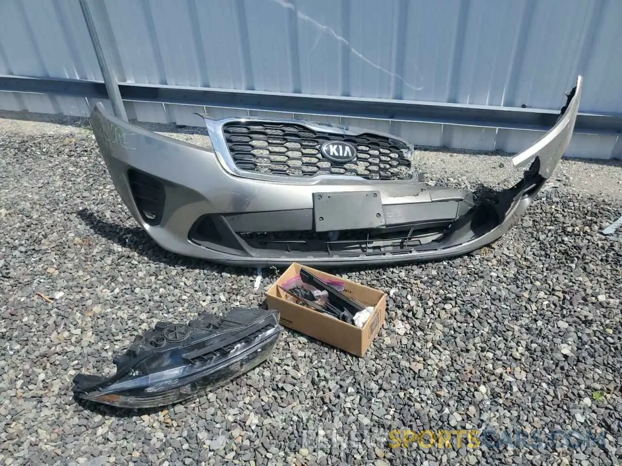 13 Photograph of a damaged car 5XYPG4A5XKG491556 KIA SORENTO 2019