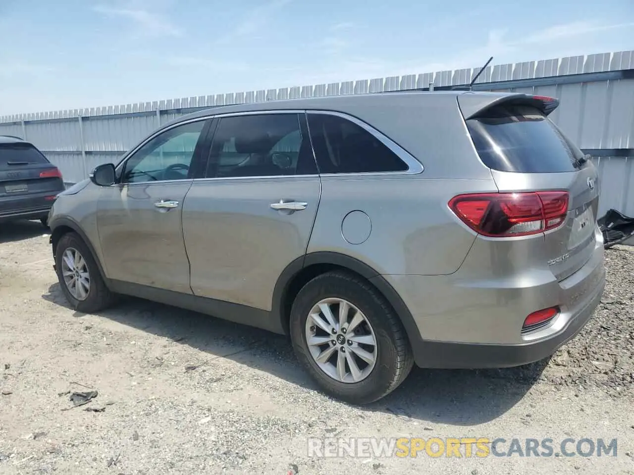 2 Photograph of a damaged car 5XYPG4A5XKG491556 KIA SORENTO 2019