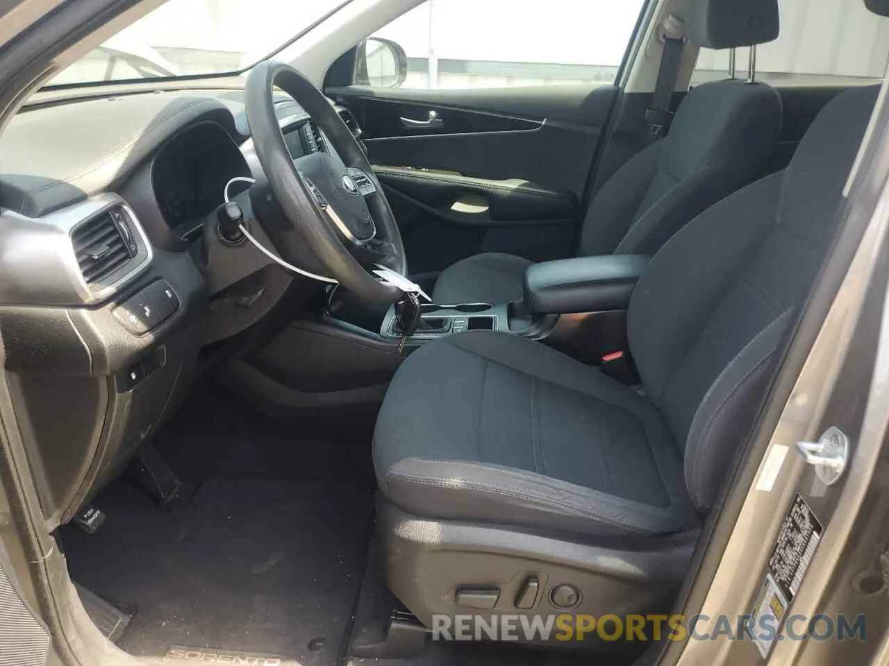 7 Photograph of a damaged car 5XYPG4A5XKG491556 KIA SORENTO 2019