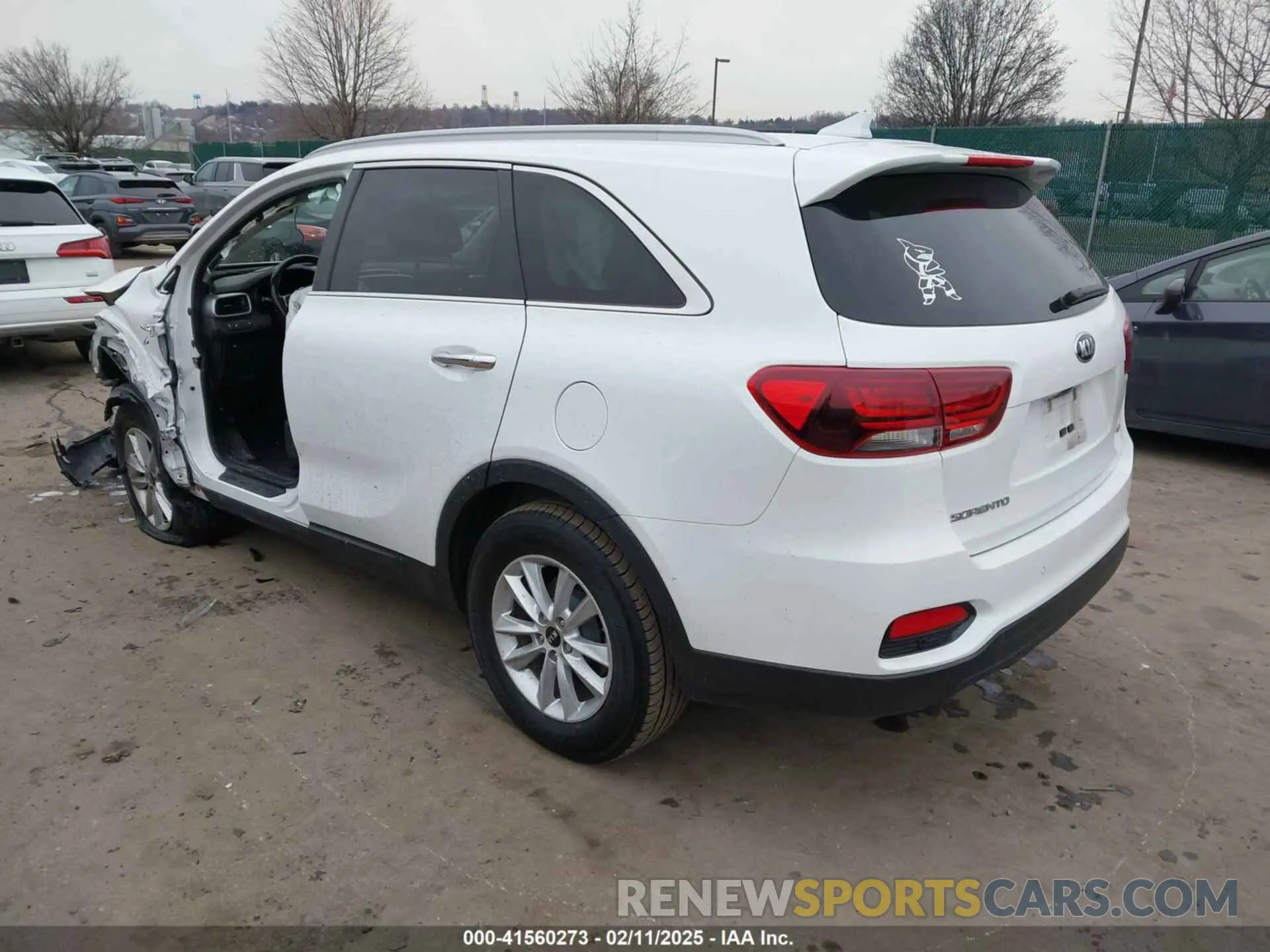 3 Photograph of a damaged car 5XYPGDA30KG548829 KIA SORENTO 2019