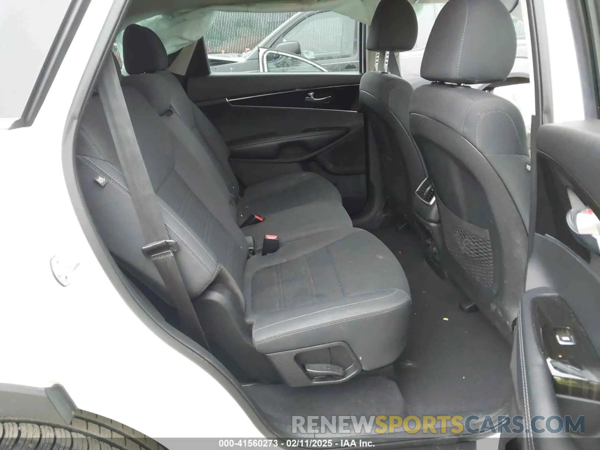 8 Photograph of a damaged car 5XYPGDA30KG548829 KIA SORENTO 2019
