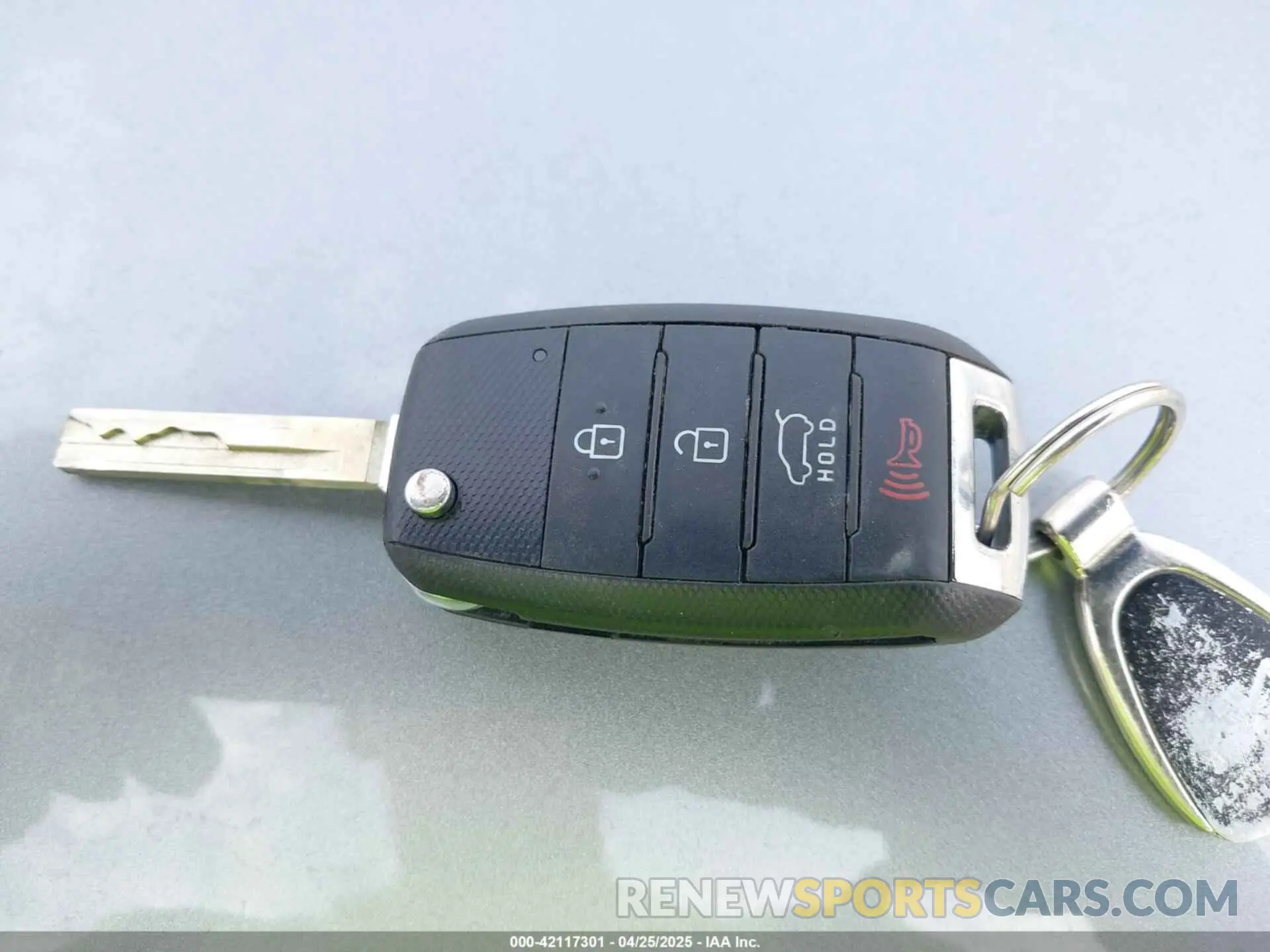 11 Photograph of a damaged car 5XYPGDA30KG555943 KIA SORENTO 2019