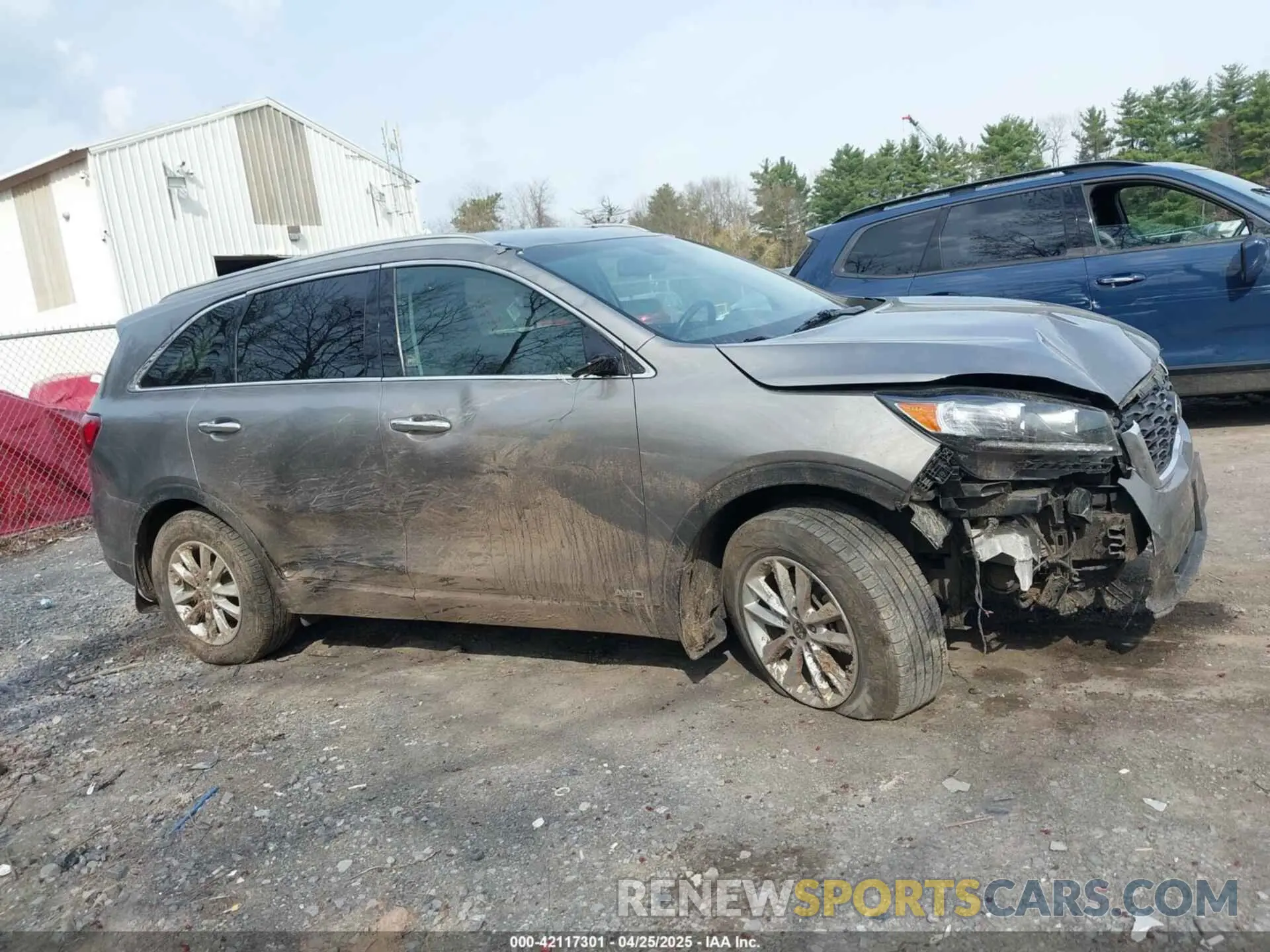 13 Photograph of a damaged car 5XYPGDA30KG555943 KIA SORENTO 2019