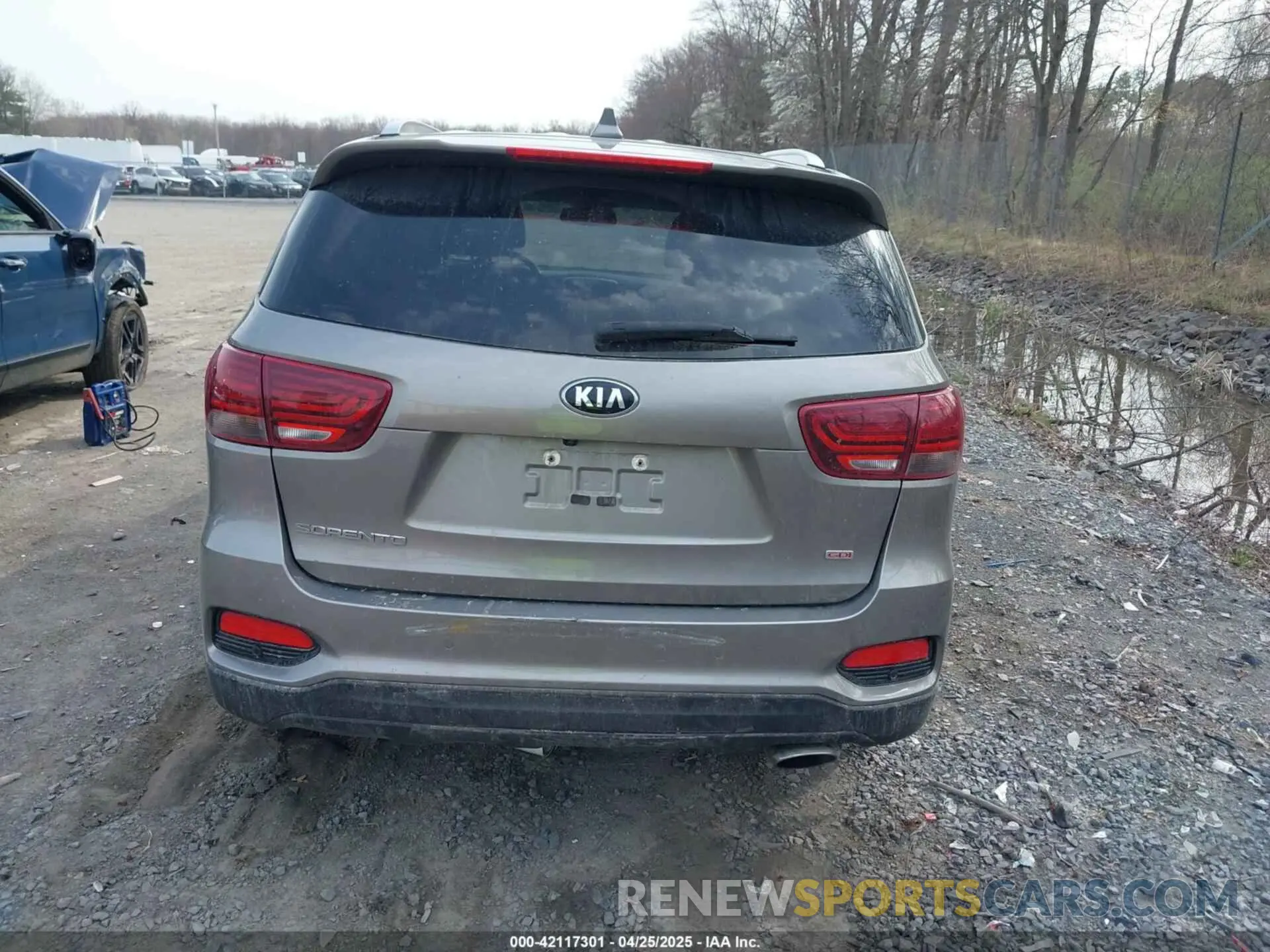 16 Photograph of a damaged car 5XYPGDA30KG555943 KIA SORENTO 2019
