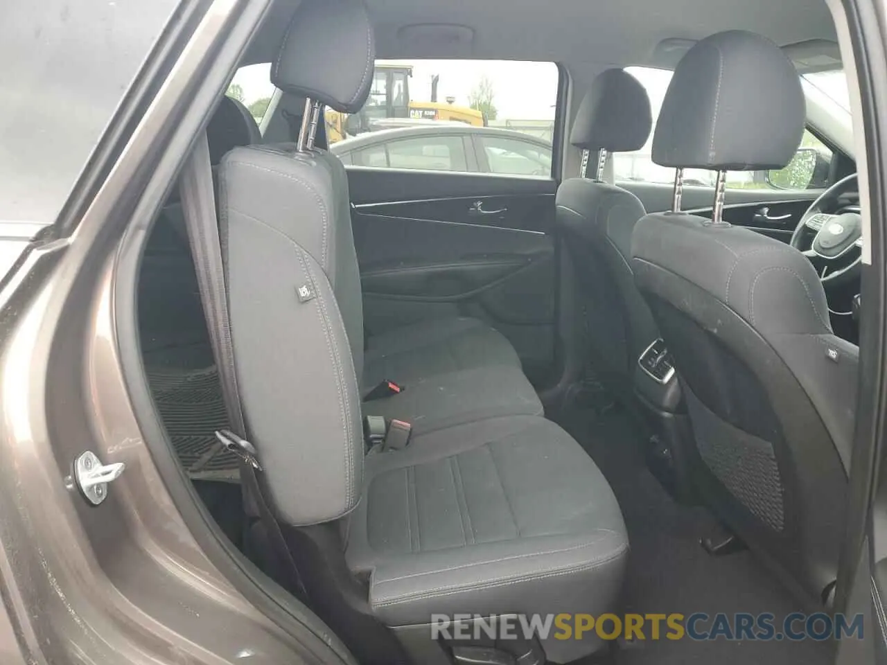 10 Photograph of a damaged car 5XYPGDA30KG561273 KIA SORENTO 2019