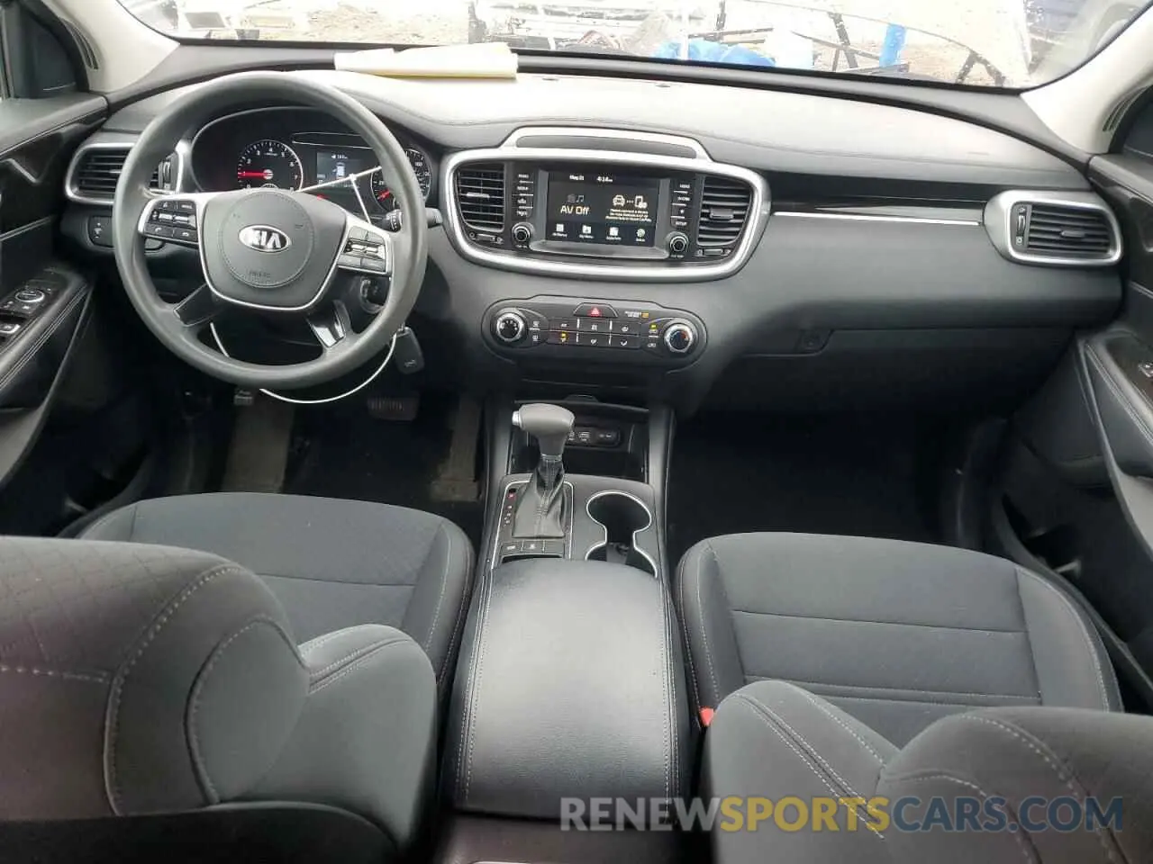 8 Photograph of a damaged car 5XYPGDA30KG561273 KIA SORENTO 2019