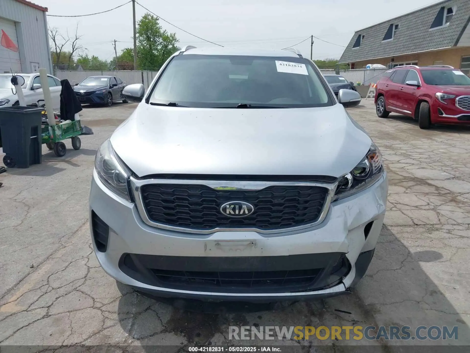 13 Photograph of a damaged car 5XYPGDA31KG434841 KIA SORENTO 2019