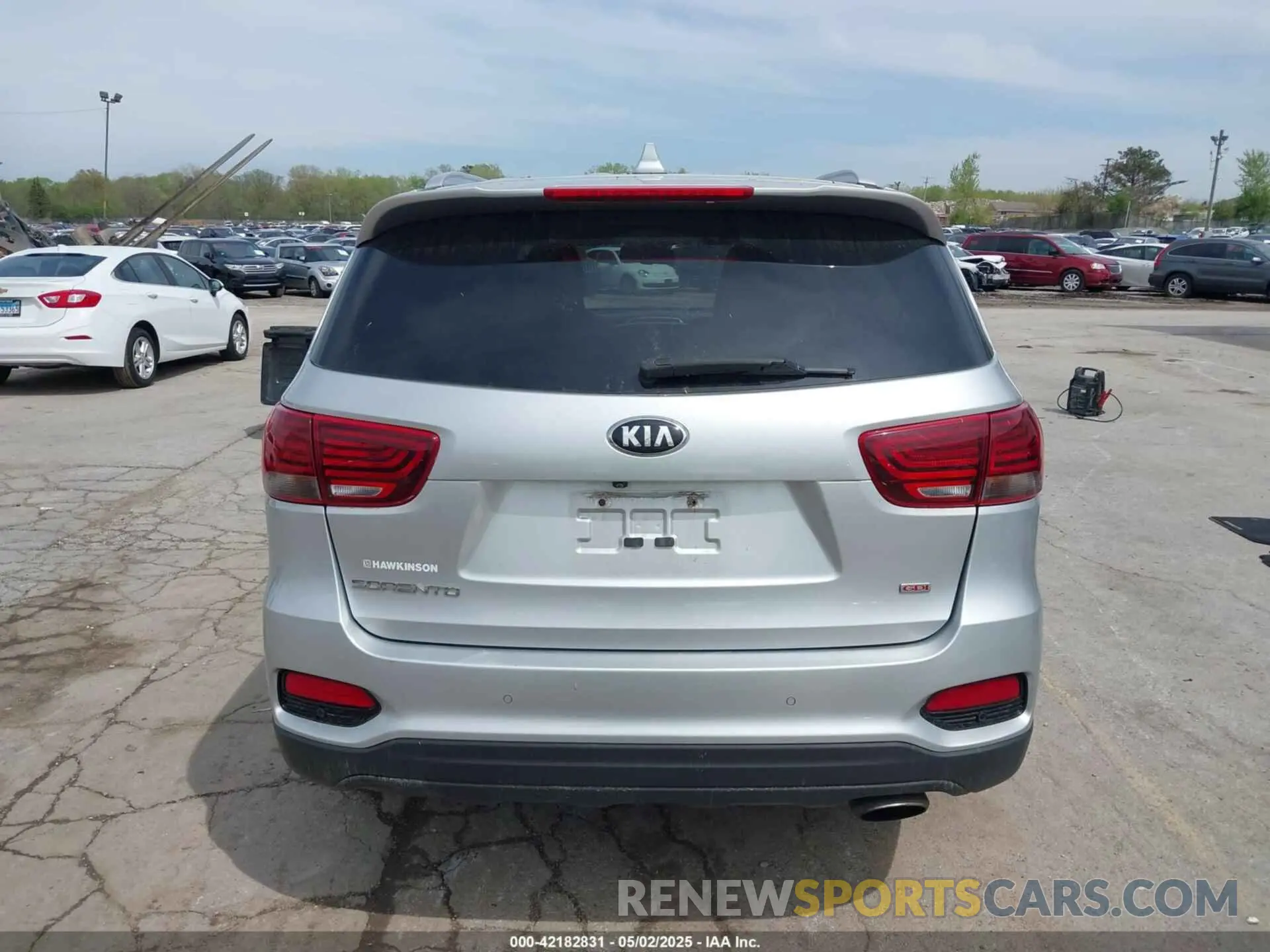 17 Photograph of a damaged car 5XYPGDA31KG434841 KIA SORENTO 2019
