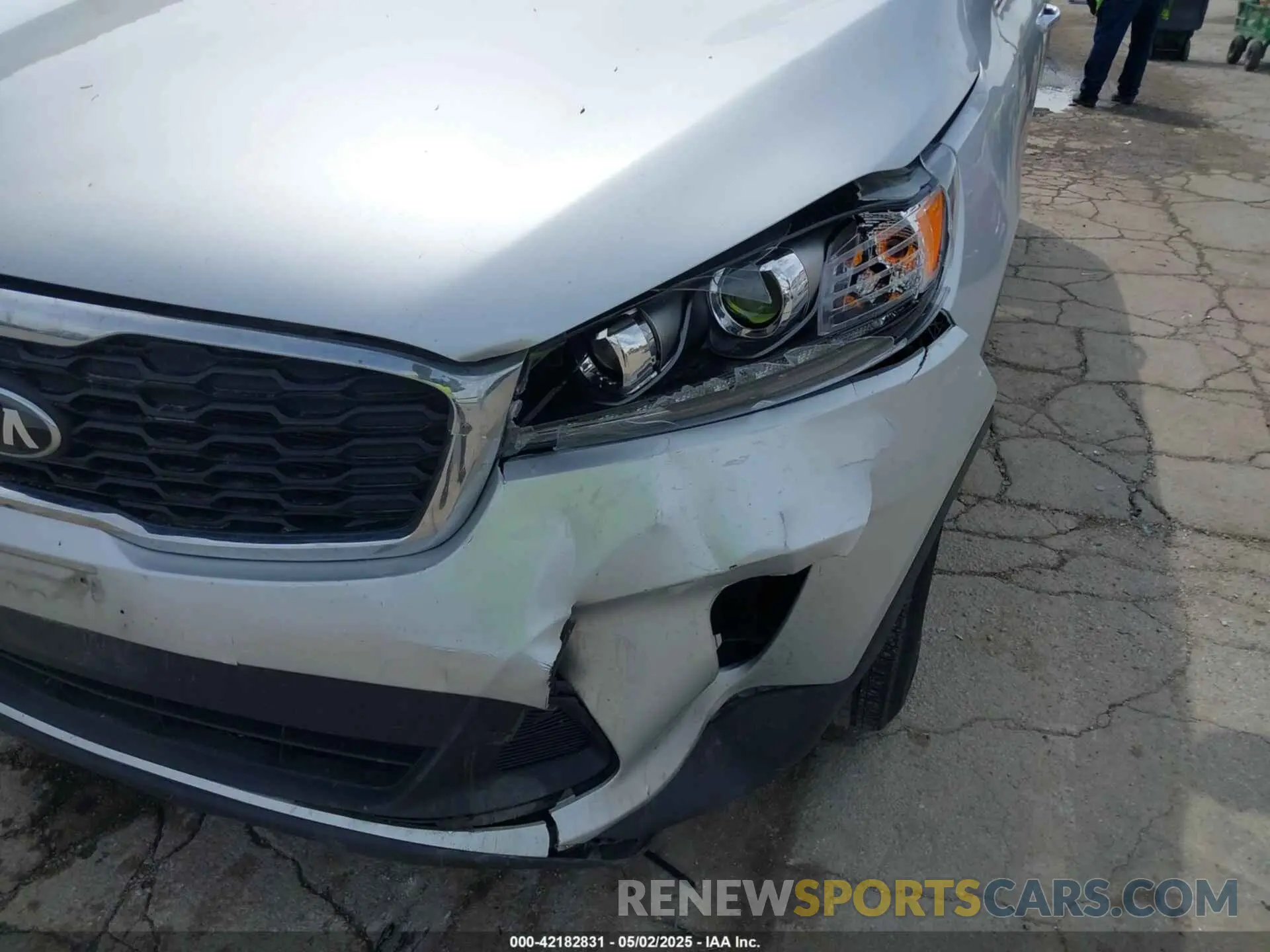 6 Photograph of a damaged car 5XYPGDA31KG434841 KIA SORENTO 2019