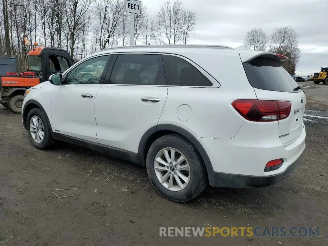2 Photograph of a damaged car 5XYPGDA31KG435178 KIA SORENTO 2019