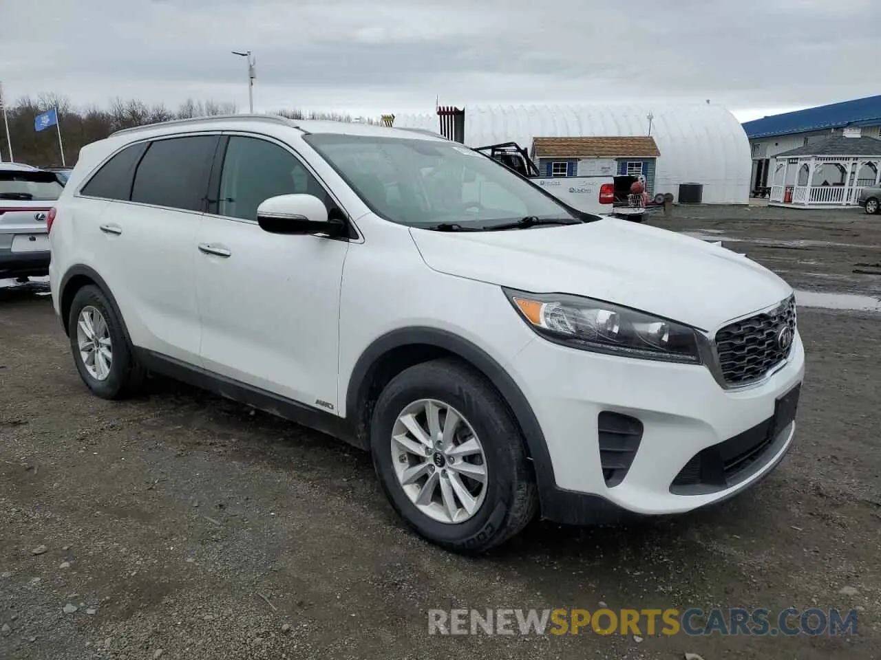 4 Photograph of a damaged car 5XYPGDA31KG435178 KIA SORENTO 2019