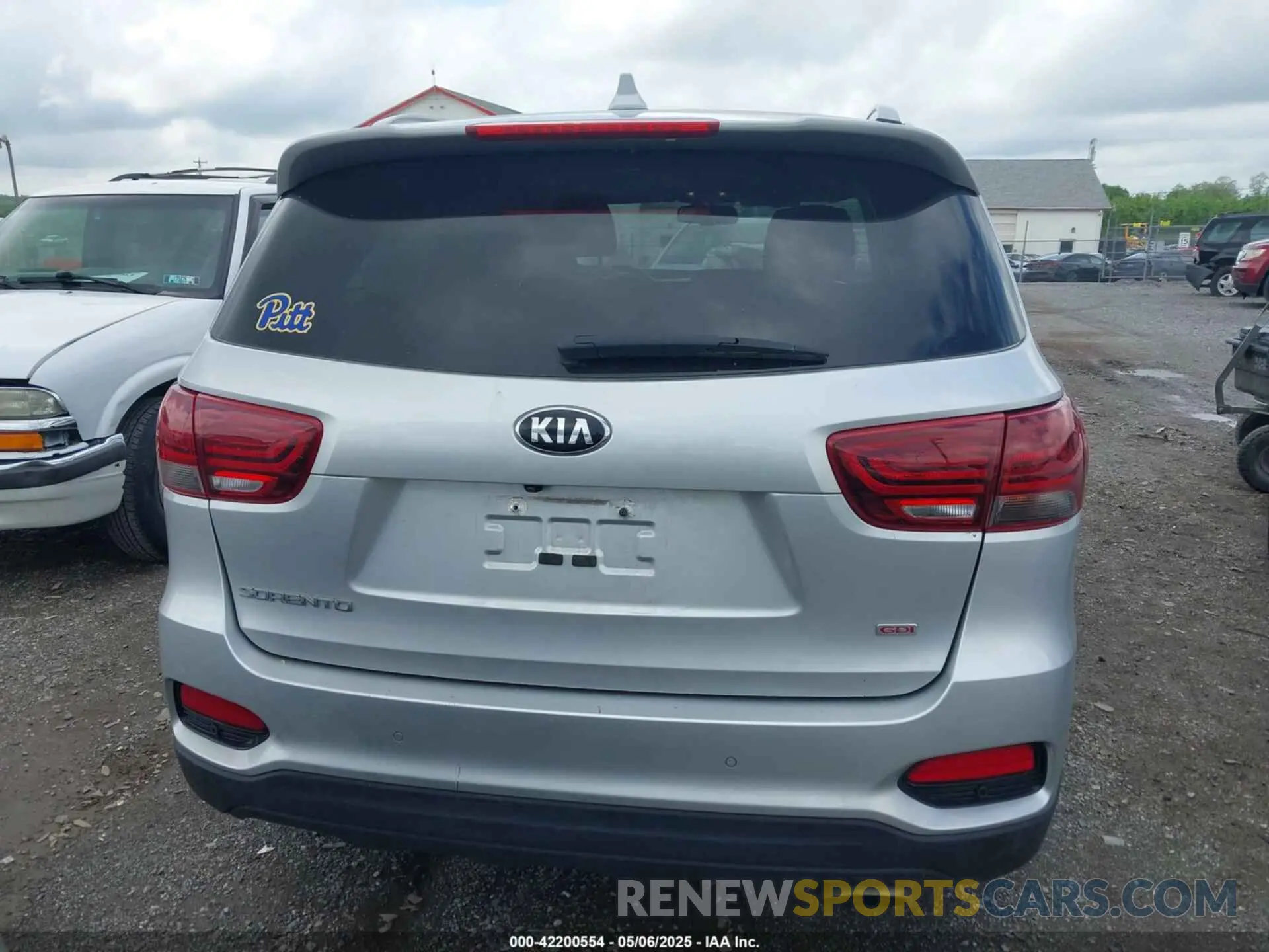 16 Photograph of a damaged car 5XYPGDA31KG435326 KIA SORENTO 2019