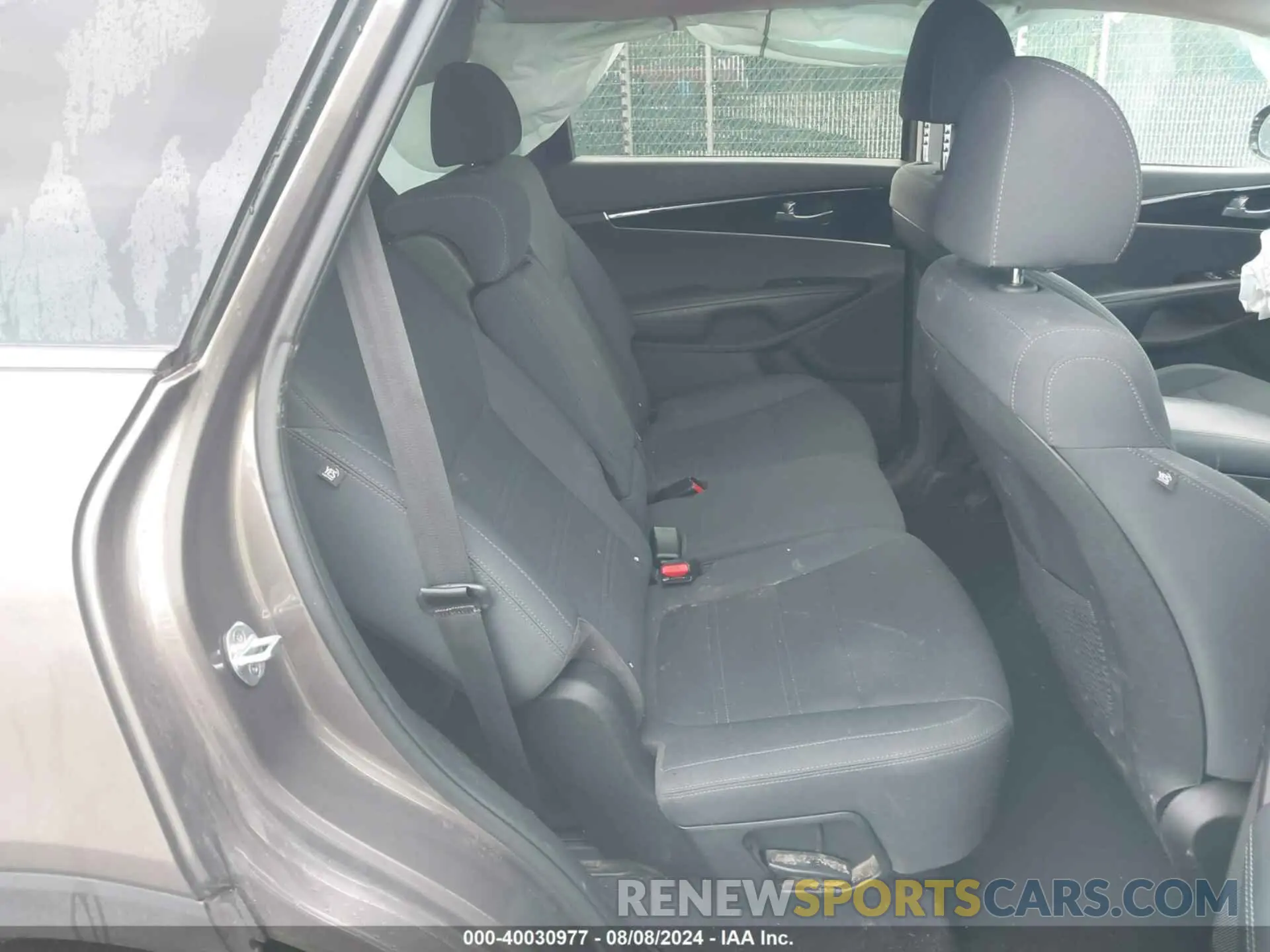 8 Photograph of a damaged car 5XYPGDA32KG429289 KIA SORENTO 2019