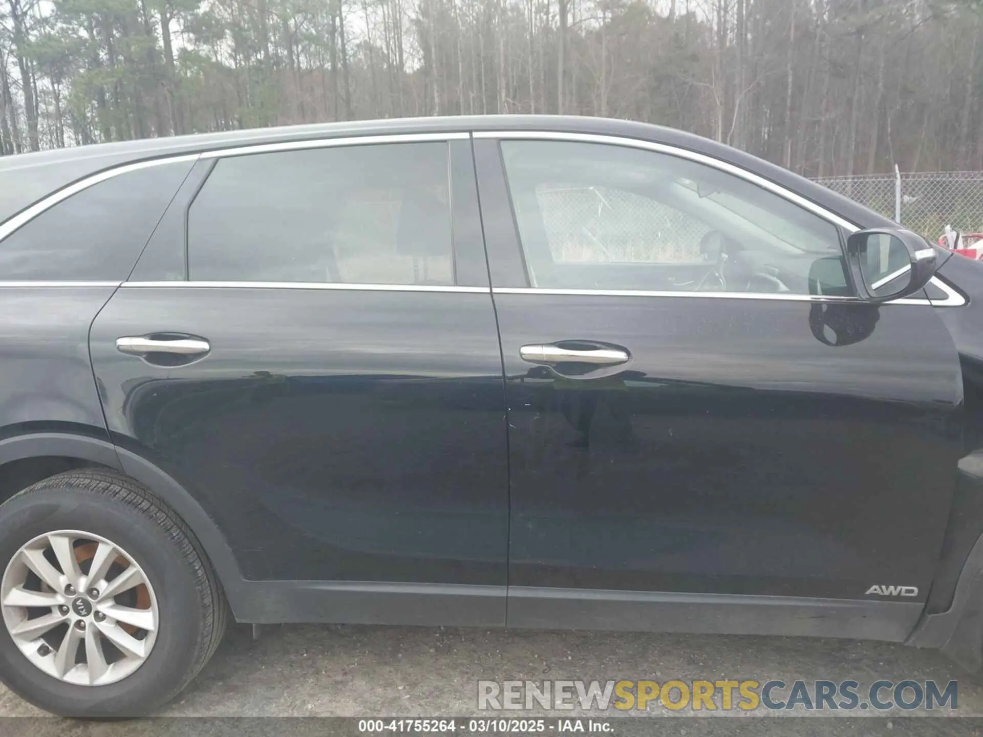 14 Photograph of a damaged car 5XYPGDA32KG501382 KIA SORENTO 2019
