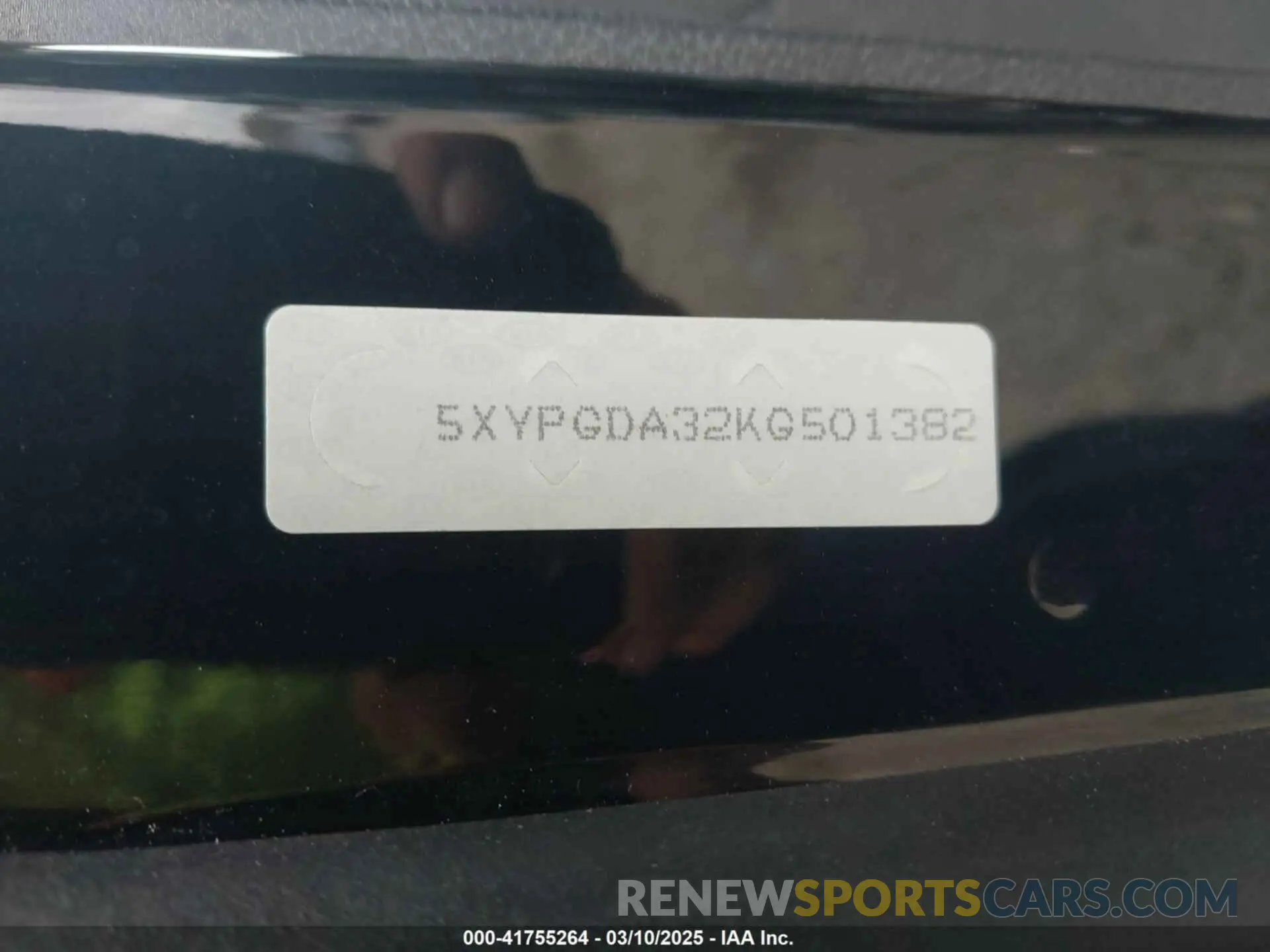 9 Photograph of a damaged car 5XYPGDA32KG501382 KIA SORENTO 2019