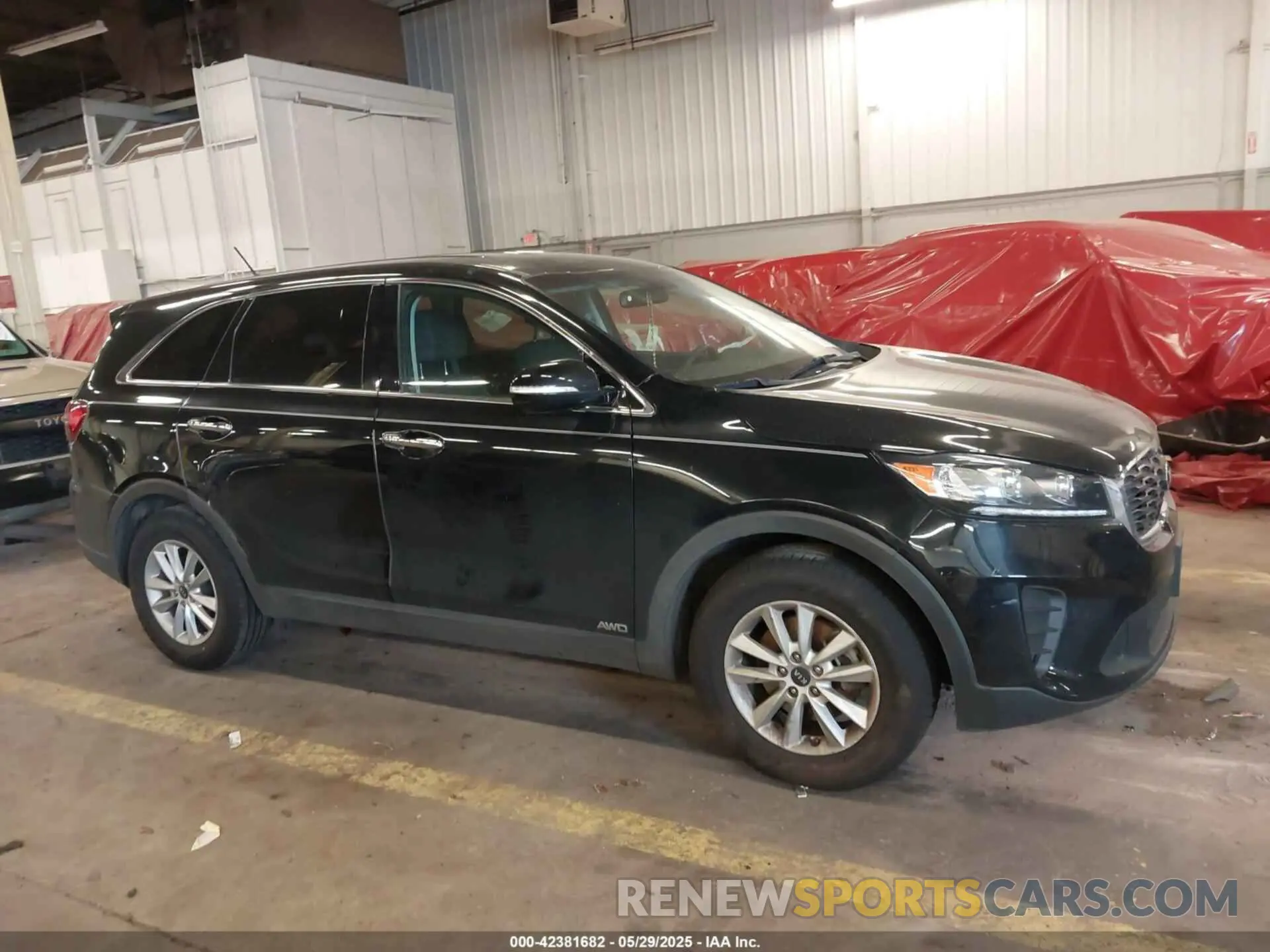 12 Photograph of a damaged car 5XYPGDA32KG506565 KIA SORENTO 2019