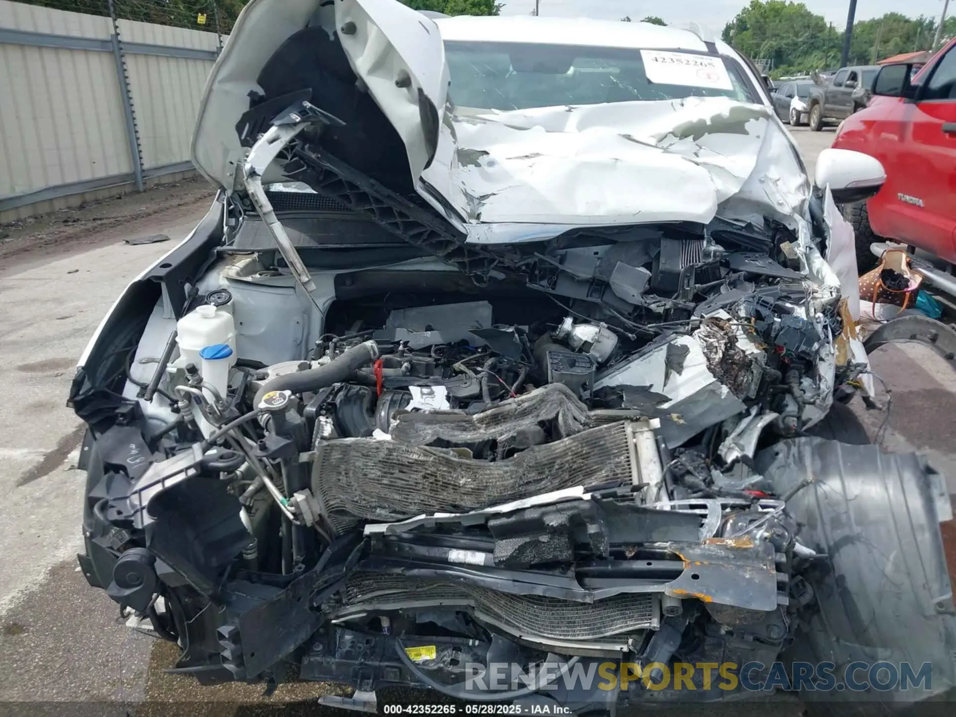 10 Photograph of a damaged car 5XYPGDA33KG440074 KIA SORENTO 2019
