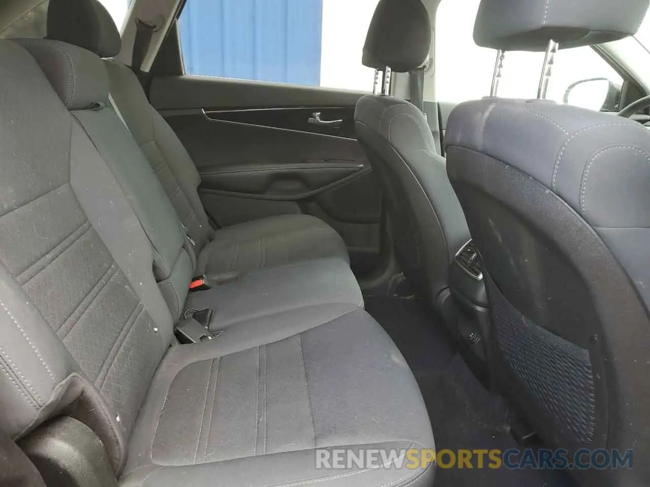 11 Photograph of a damaged car 5XYPGDA33KG468537 KIA SORENTO 2019