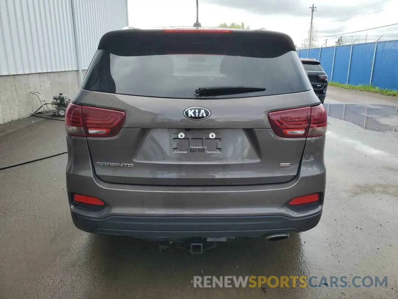 6 Photograph of a damaged car 5XYPGDA33KG468537 KIA SORENTO 2019