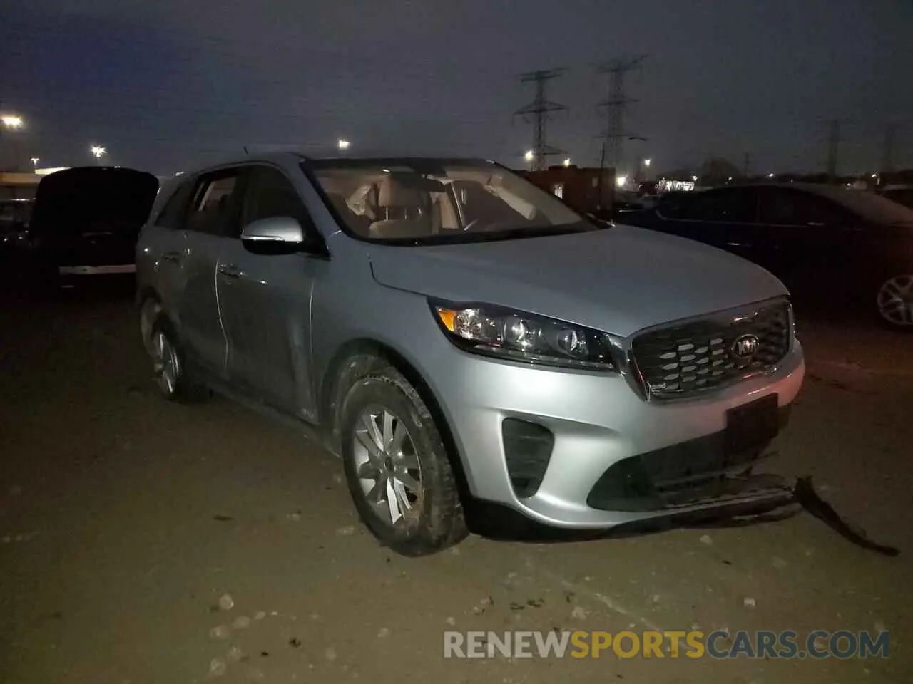 4 Photograph of a damaged car 5XYPGDA33KG480073 KIA SORENTO 2019