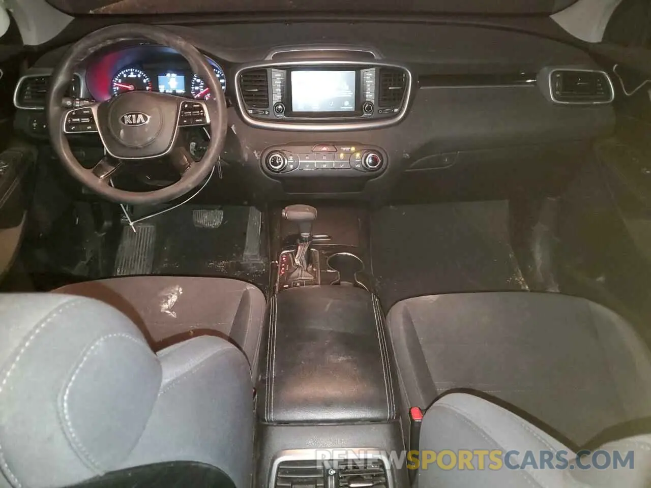 8 Photograph of a damaged car 5XYPGDA33KG480073 KIA SORENTO 2019