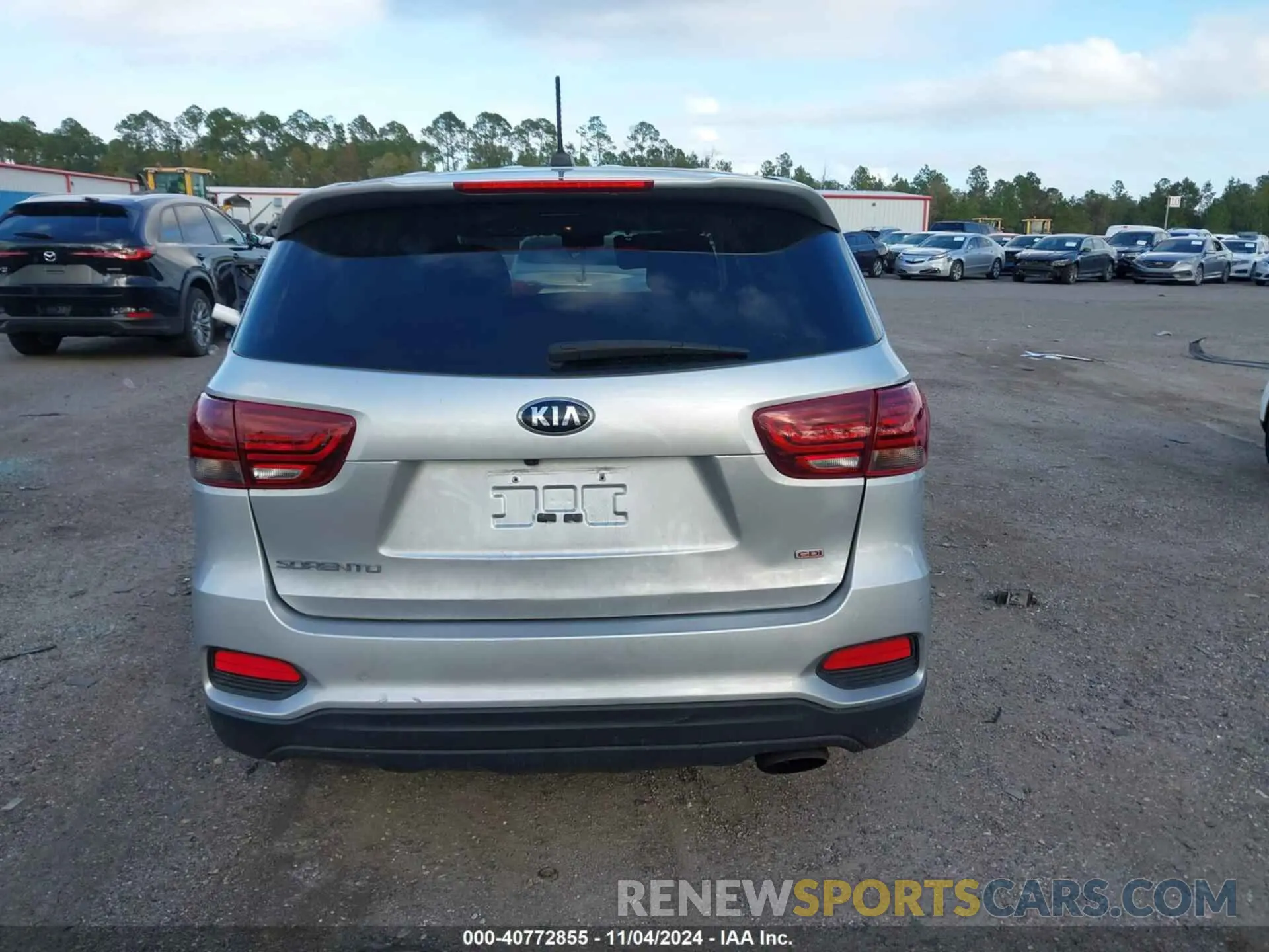 16 Photograph of a damaged car 5XYPGDA33KG515128 KIA SORENTO 2019