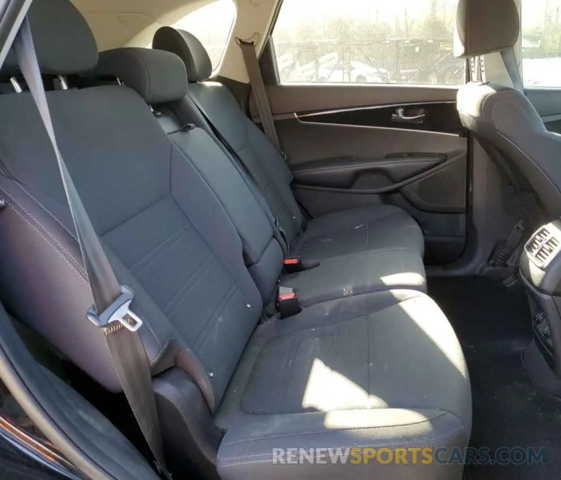 11 Photograph of a damaged car 5XYPGDA33KG524802 KIA SORENTO 2019