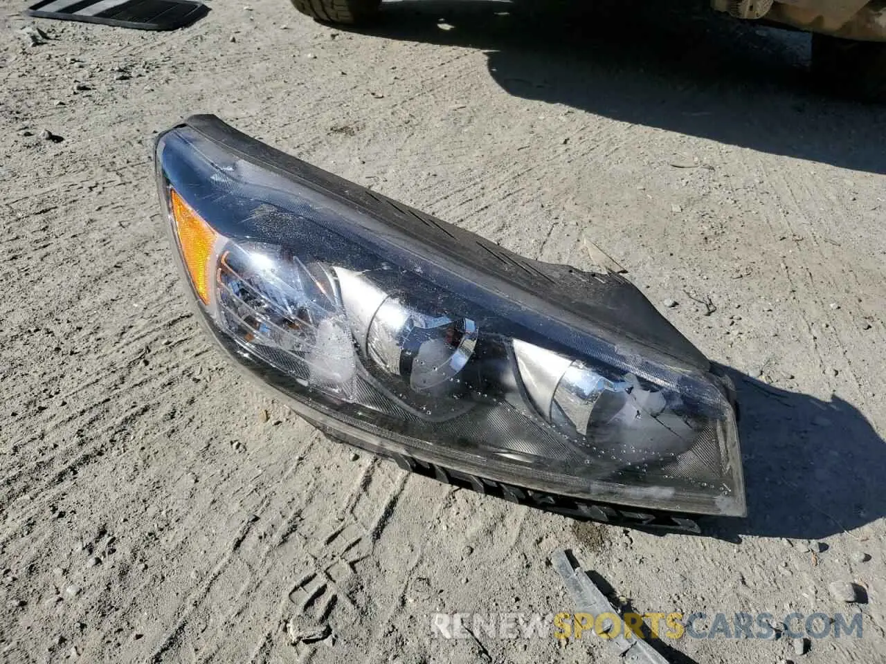 13 Photograph of a damaged car 5XYPGDA33KG524802 KIA SORENTO 2019