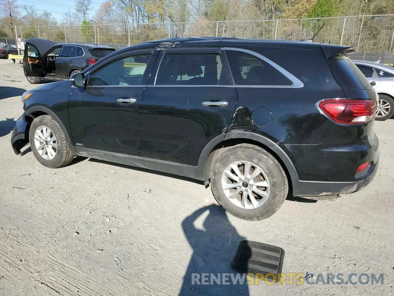 2 Photograph of a damaged car 5XYPGDA33KG524802 KIA SORENTO 2019