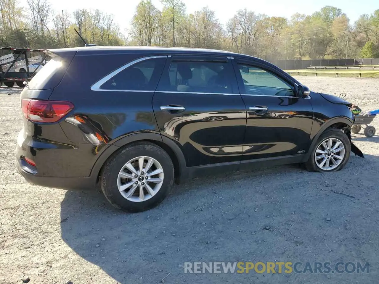 3 Photograph of a damaged car 5XYPGDA33KG524802 KIA SORENTO 2019