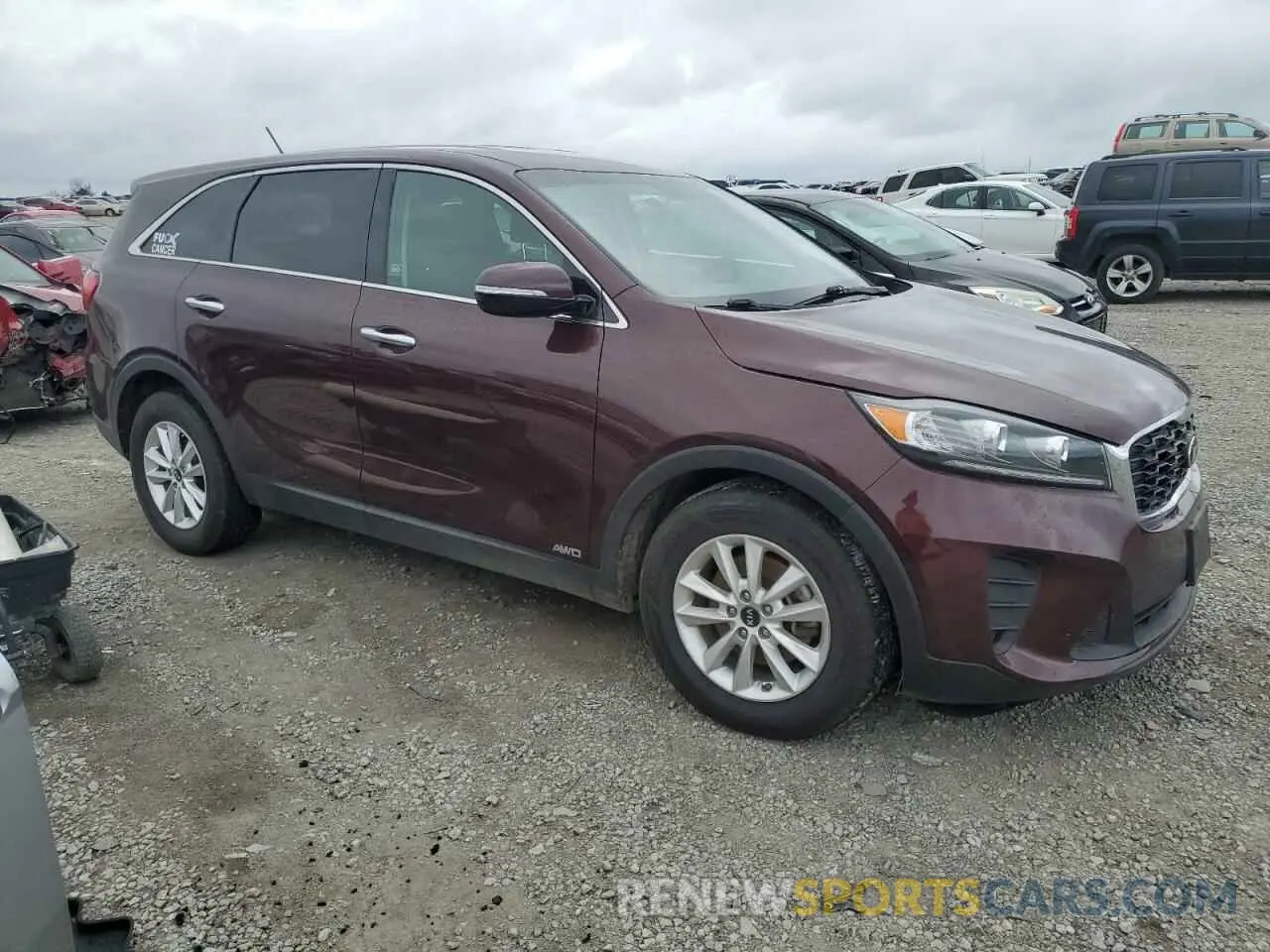 4 Photograph of a damaged car 5XYPGDA33KG537338 KIA SORENTO 2019