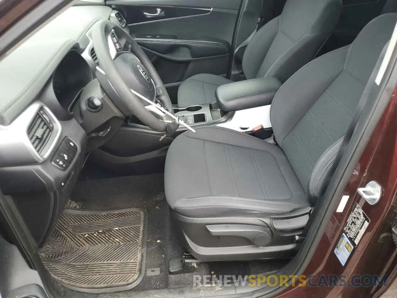 7 Photograph of a damaged car 5XYPGDA33KG537338 KIA SORENTO 2019