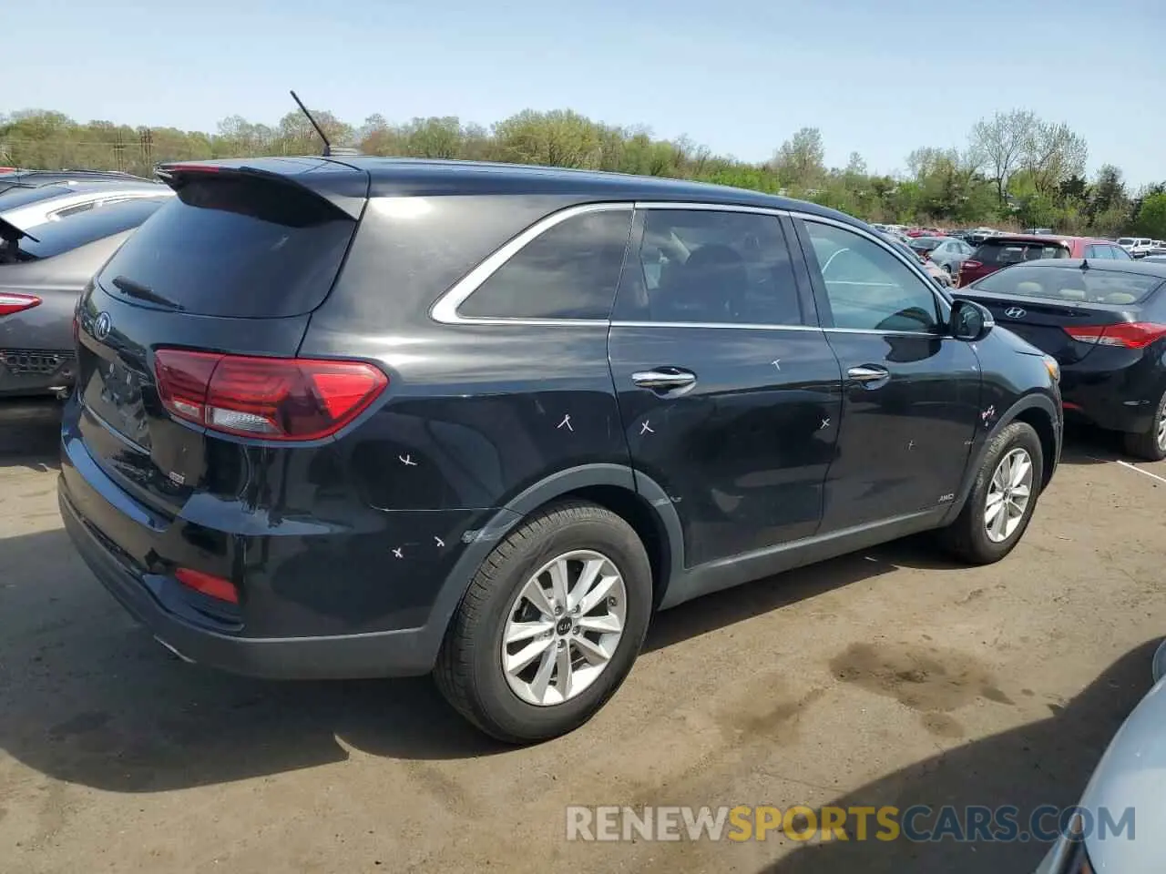 3 Photograph of a damaged car 5XYPGDA33KG538702 KIA SORENTO 2019