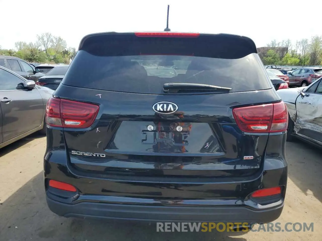 6 Photograph of a damaged car 5XYPGDA33KG538702 KIA SORENTO 2019