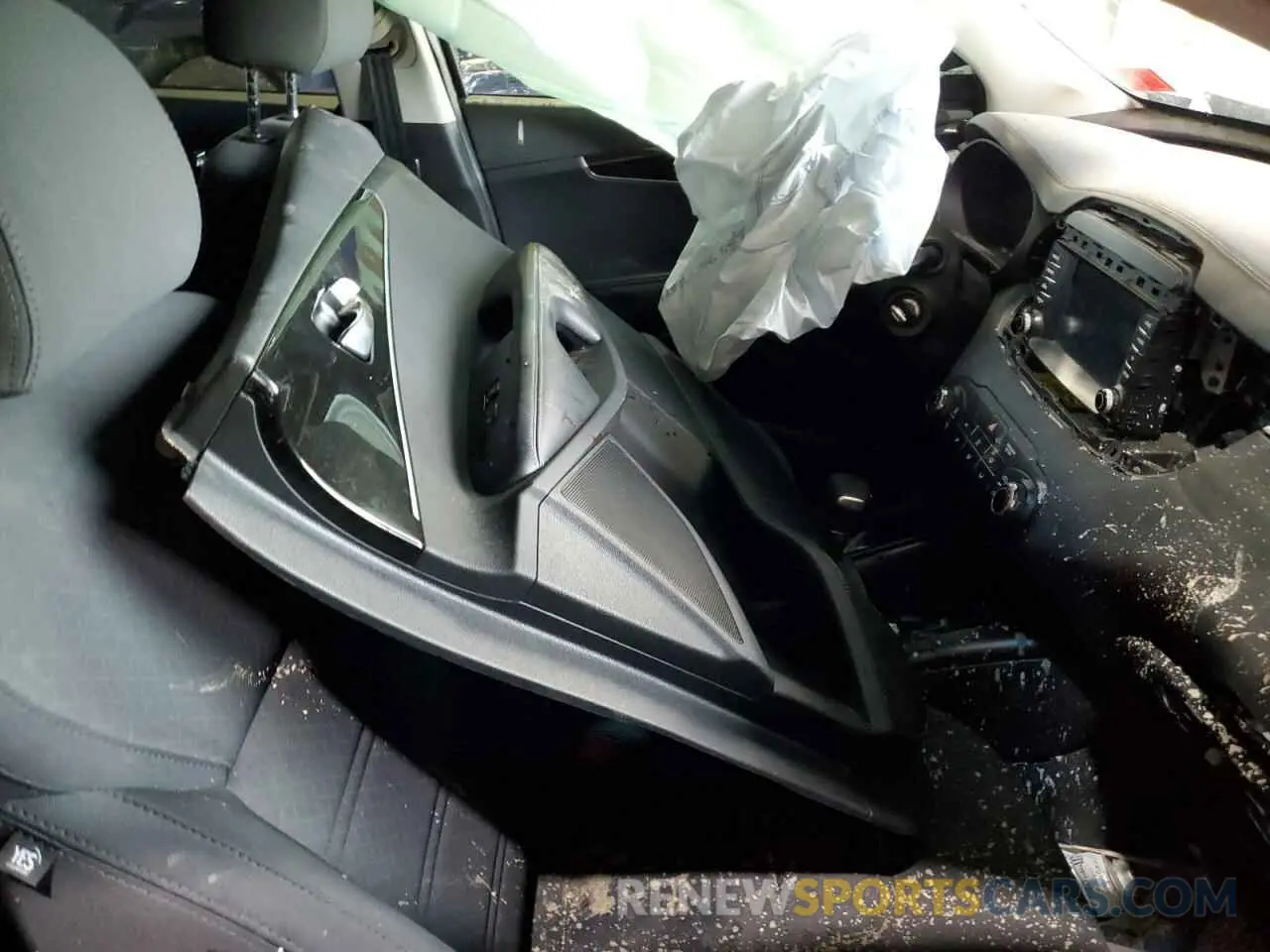 7 Photograph of a damaged car 5XYPGDA33KG548324 KIA SORENTO 2019