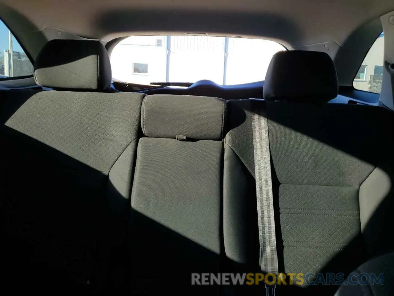 10 Photograph of a damaged car 5XYPGDA33KG574406 KIA SORENTO 2019