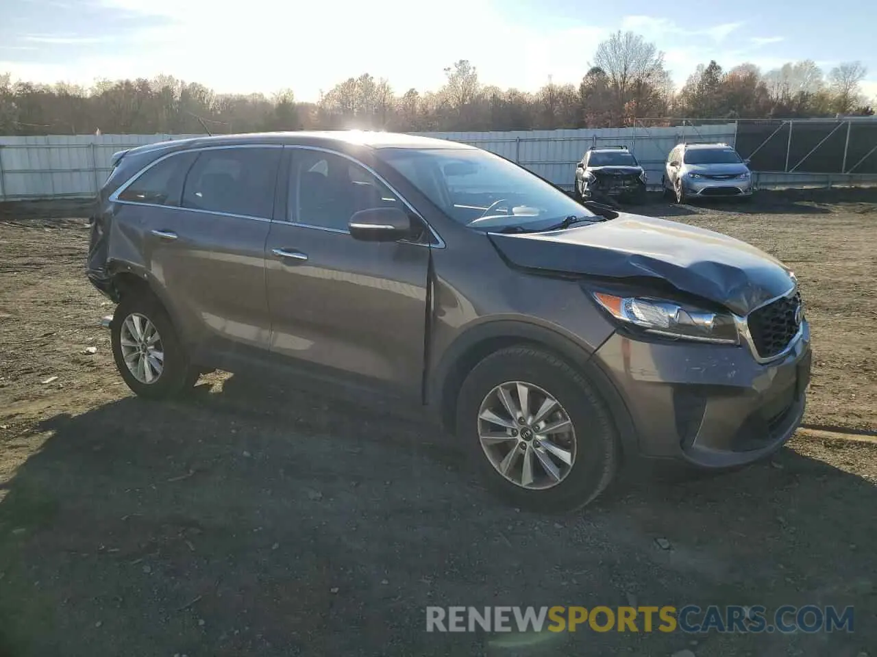 4 Photograph of a damaged car 5XYPGDA33KG574406 KIA SORENTO 2019