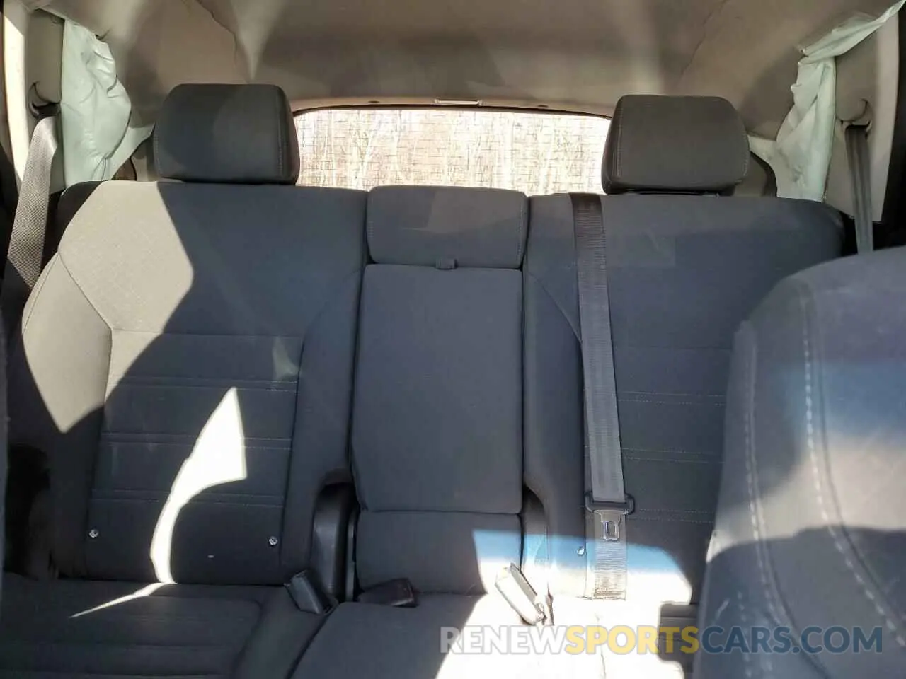 10 Photograph of a damaged car 5XYPGDA33KG596132 KIA SORENTO 2019