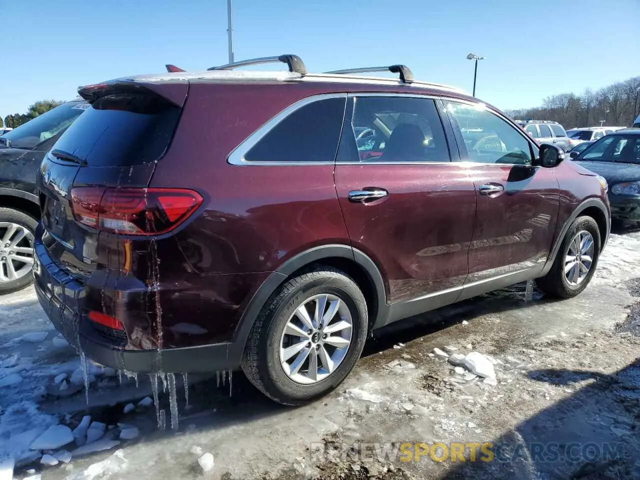 3 Photograph of a damaged car 5XYPGDA33KG596132 KIA SORENTO 2019