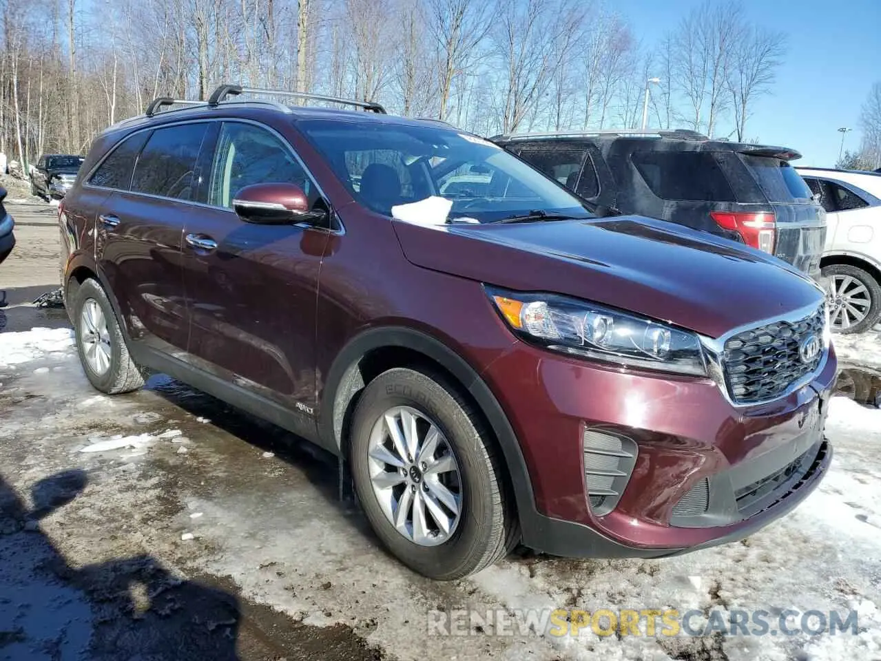 4 Photograph of a damaged car 5XYPGDA33KG596132 KIA SORENTO 2019