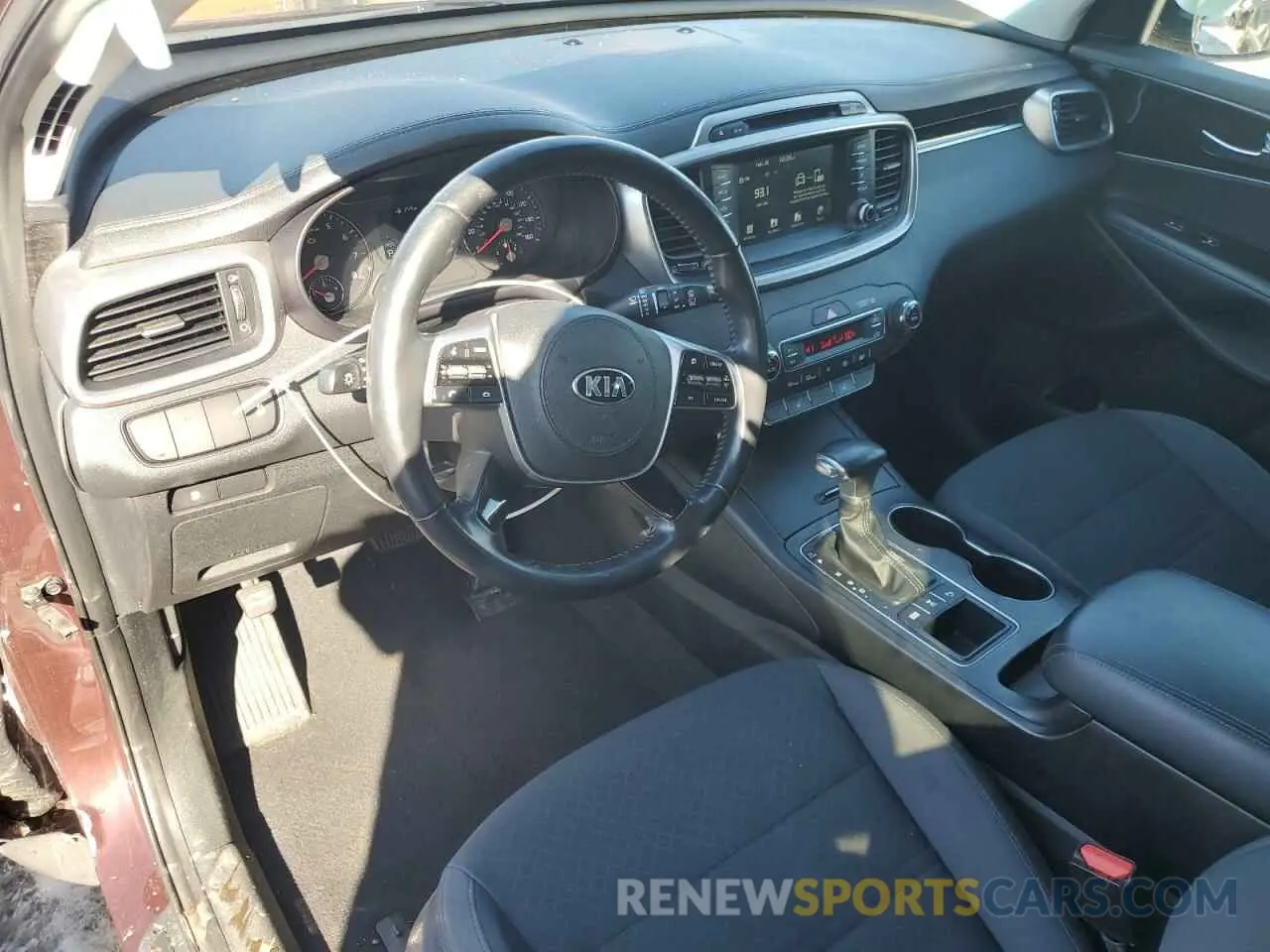 8 Photograph of a damaged car 5XYPGDA33KG596132 KIA SORENTO 2019