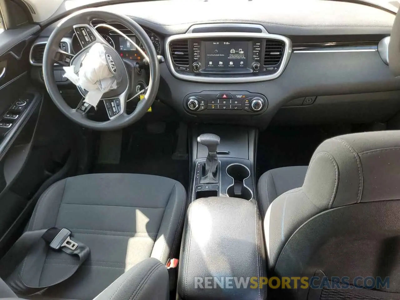8 Photograph of a damaged car 5XYPGDA34KG473486 KIA SORENTO 2019