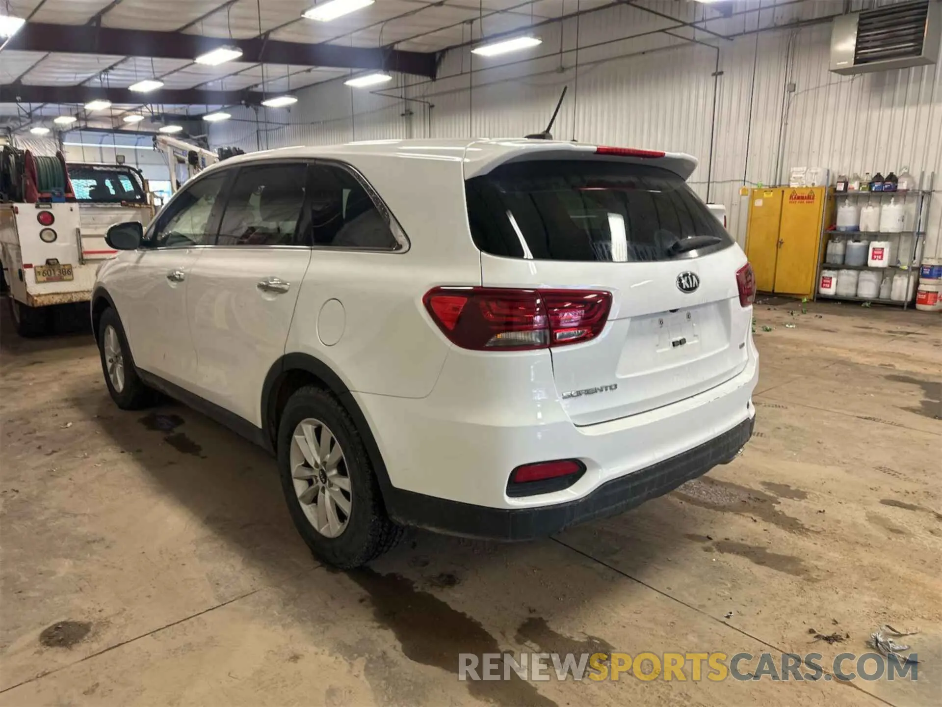 2 Photograph of a damaged car 5XYPGDA34KG503750 KIA SORENTO 2019