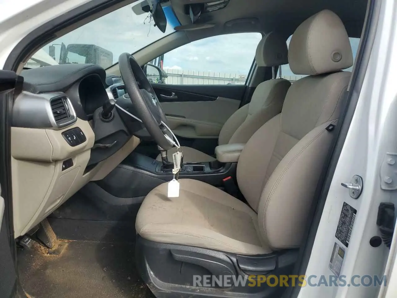 7 Photograph of a damaged car 5XYPGDA34KG525215 KIA SORENTO 2019