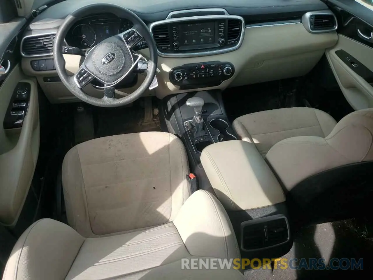 8 Photograph of a damaged car 5XYPGDA34KG525215 KIA SORENTO 2019