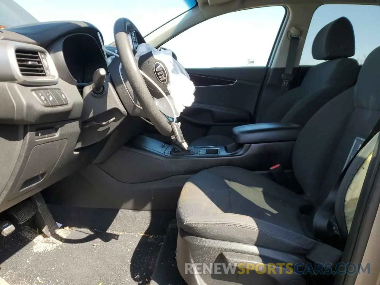 7 Photograph of a damaged car 5XYPGDA34KG525327 KIA SORENTO 2019