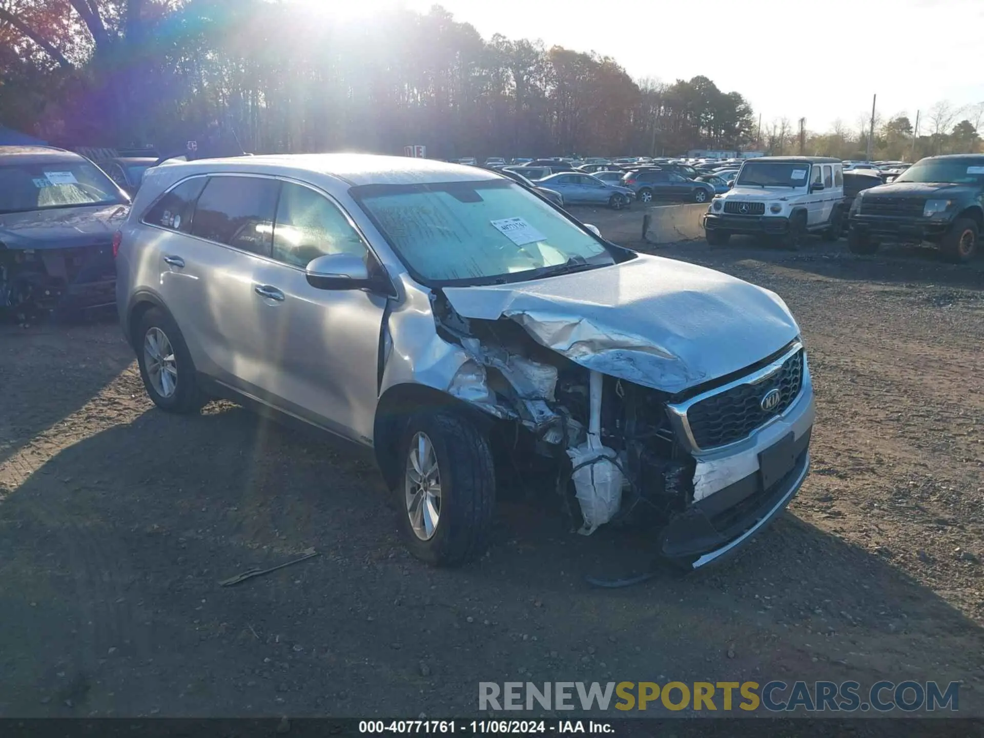 1 Photograph of a damaged car 5XYPGDA34KG526946 KIA SORENTO 2019