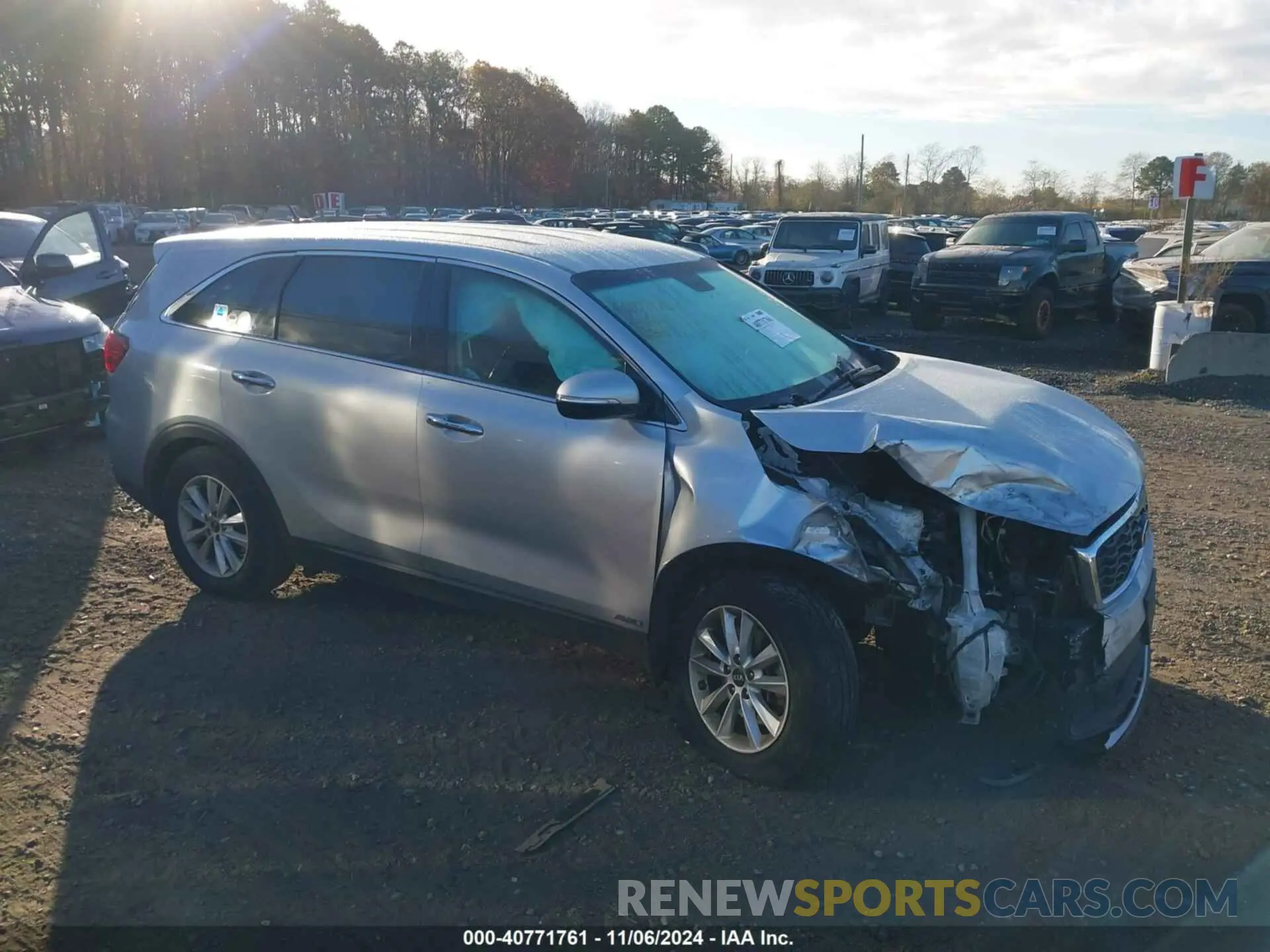 13 Photograph of a damaged car 5XYPGDA34KG526946 KIA SORENTO 2019